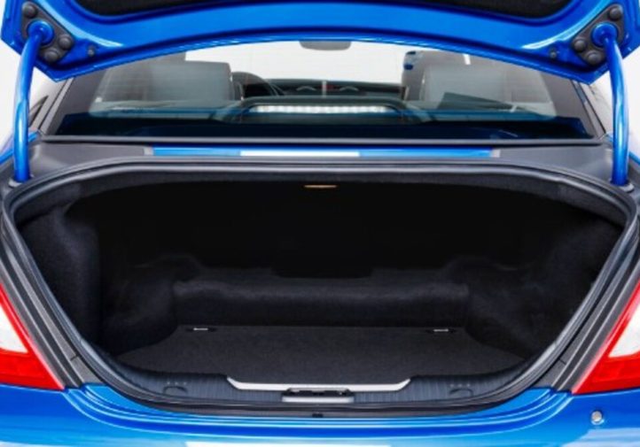 Jaguar скасував F-Type та ще три моделі через Type 00 (відео)