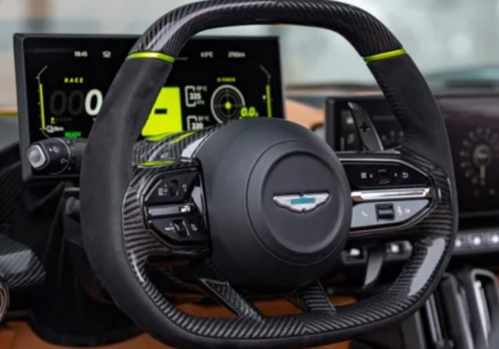 Valhalla — перший «справжній» середньомоторний Aston Martin