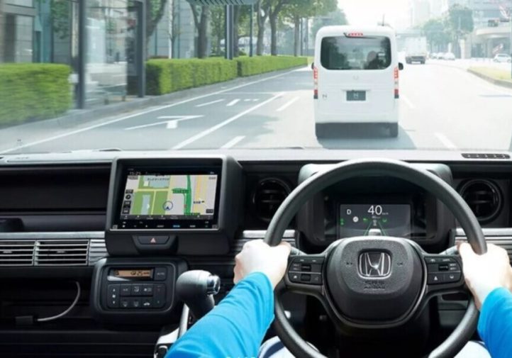 Оновлений Honda N-Van: турбо, цифрова панель і нові кольори