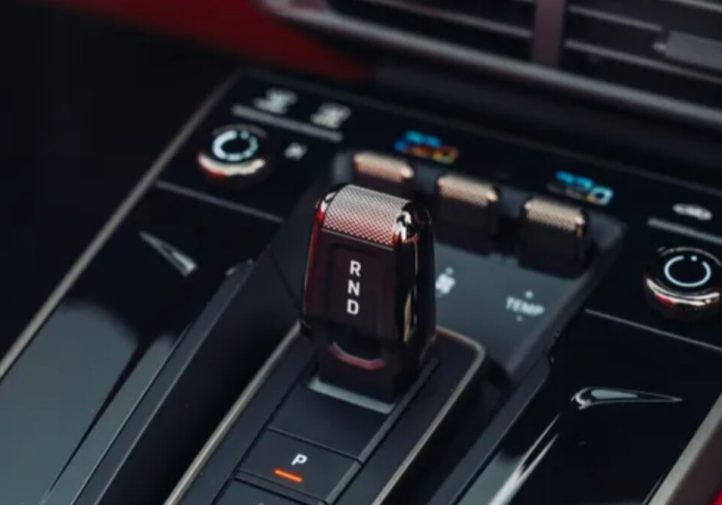 Гібридний Porsche 911 Turbo S: новий рівень швидкості