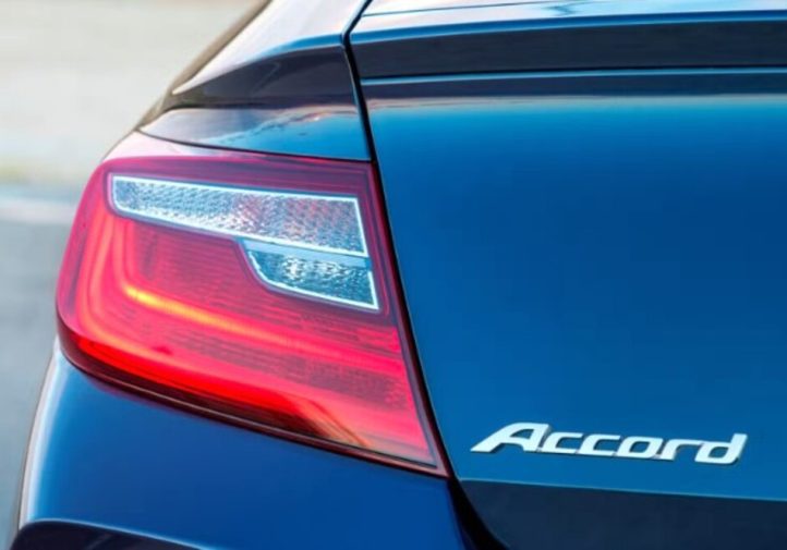 Honda Accord Coupe 2013–2017 – останнє V6 купе (фото)