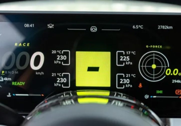 Valhalla — перший «справжній» середньомоторний Aston Martin