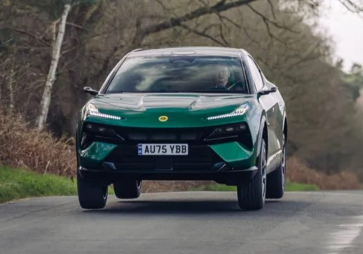 Lotus Eletre X: електричний SUV отримав гібридну версію