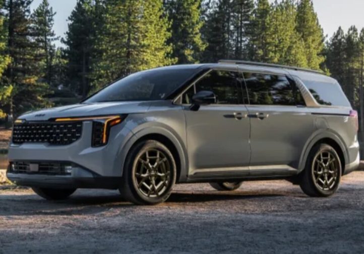 Kia Carnival:  мінівен з V6 і сучасними технологіями (фото)