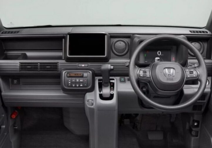 Оновлений Honda N-Van: турбо, цифрова панель і нові кольори