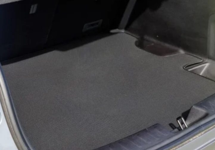 Огляд Deepal S05: 200 кВт зарядка, Cell-to-Body (фото)