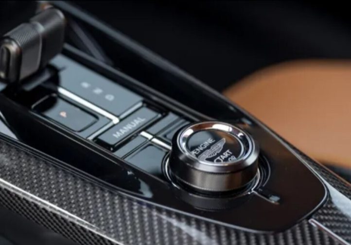 Valhalla — перший «справжній» середньомоторний Aston Martin