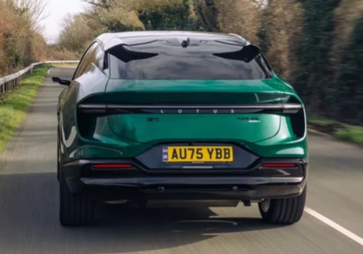 Lotus Eletre X: електричний SUV отримав гібридну версію