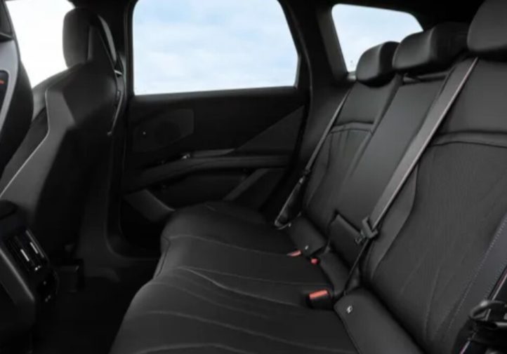 Новий BMW iX3: 500 миль ходу та швидка зарядка (огляд)