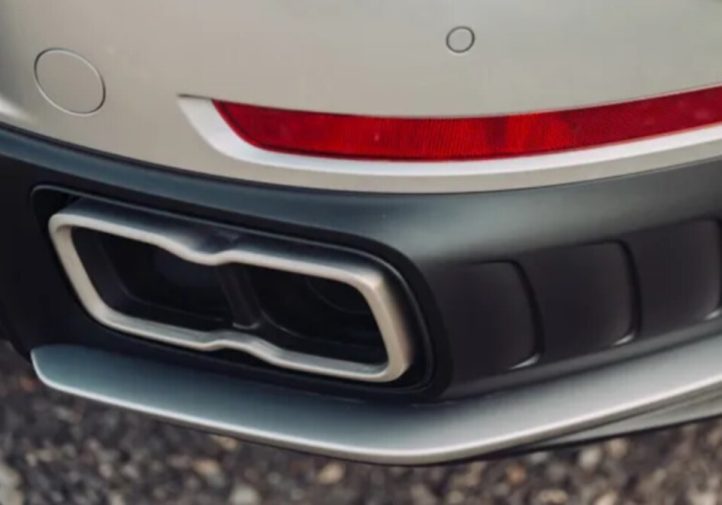 Гібридний Porsche 911 Turbo S: новий рівень швидкості