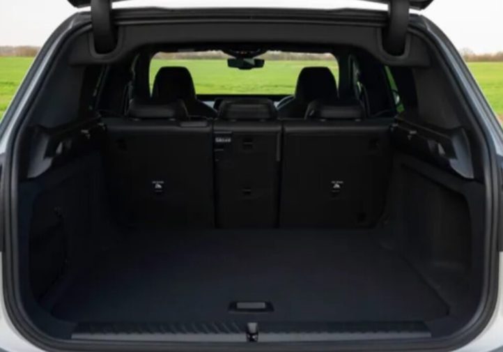 Новий BMW iX3: 500 миль ходу та швидка зарядка (огляд)