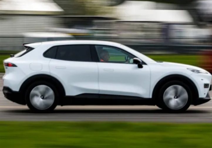 Огляд Deepal S05: 200 кВт зарядка, Cell-to-Body (фото)