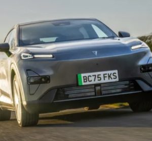 Огляд Deepal S05: 200 кВт зарядка, Cell-to-Body (фото)