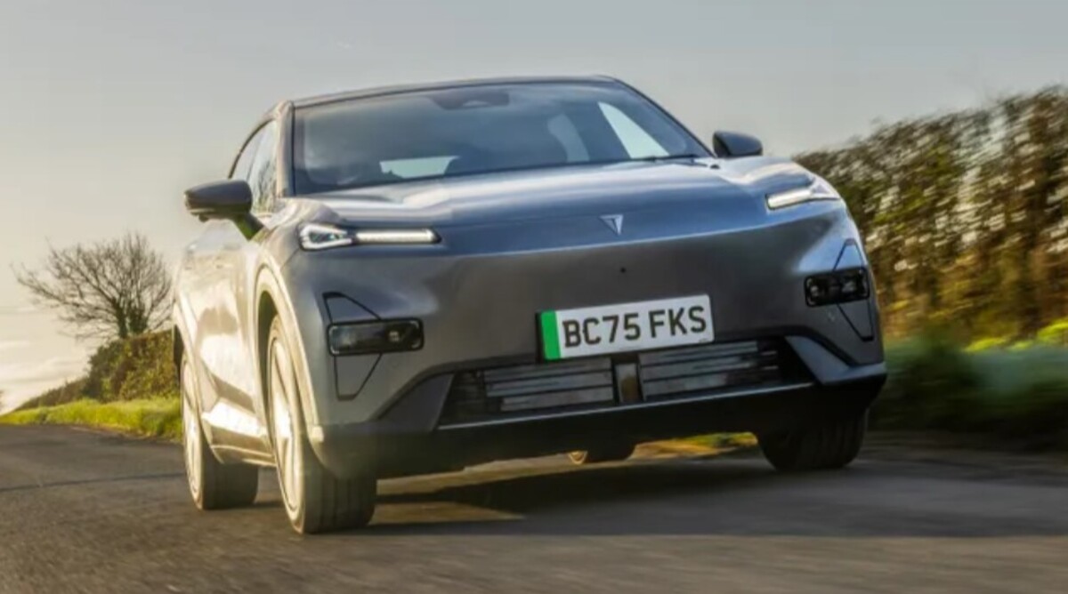 Огляд Deepal S05: 200 кВт зарядка, Cell-to-Body (фото)