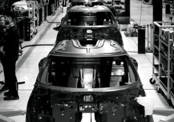 Koenigsegg запускає виробництво Gemera після тривалої паузи