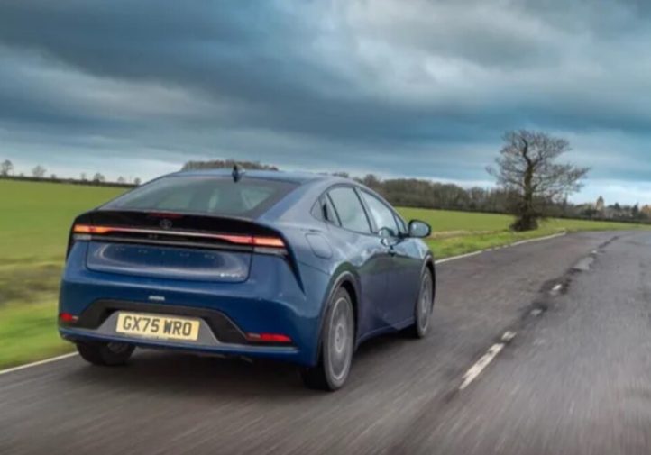 Toyota Prius втрачає титул головного авто для Uber (огляд)