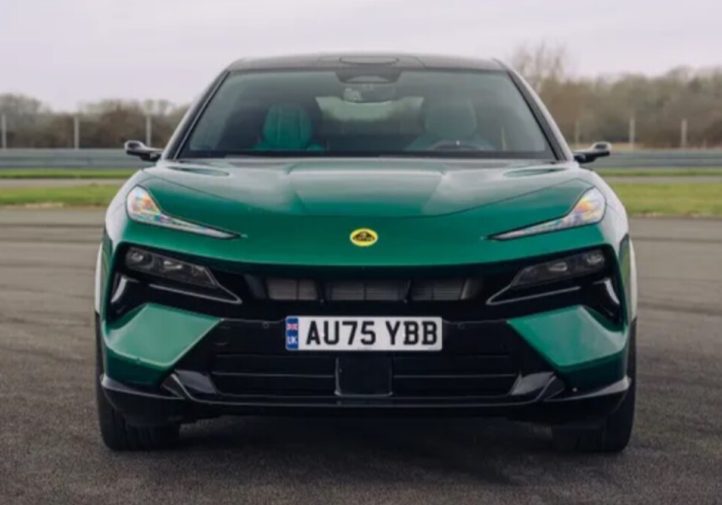 Lotus Eletre X: електричний SUV отримав гібридну версію