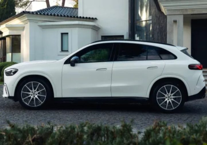 Електричний Mercedes GLC отримав 483 к.с. і Hyperscreen