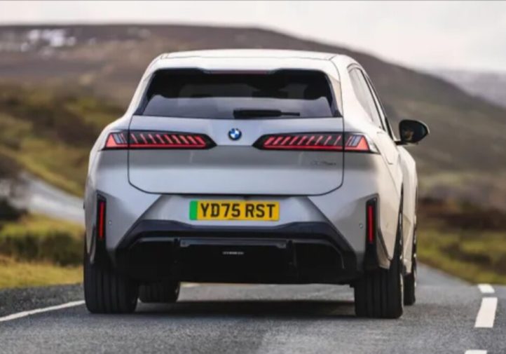 Новий BMW iX3: 500 миль ходу та швидка зарядка (огляд)