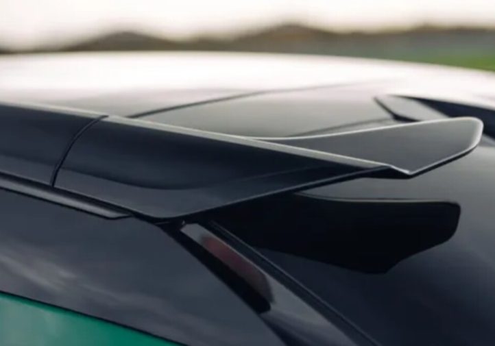 Lotus Eletre X: електричний SUV отримав гібридну версію