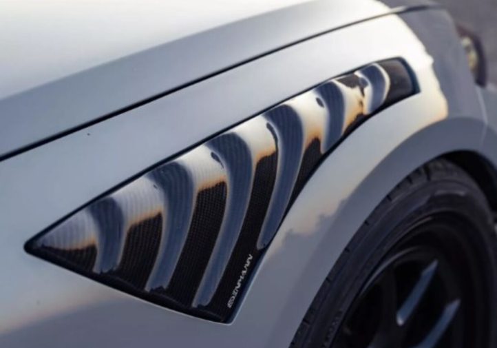 DinMann M4 Maloo: купе перетворили на унікальний пікап