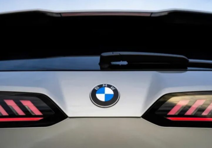 Новий BMW iX3: 500 миль ходу та швидка зарядка (огляд)