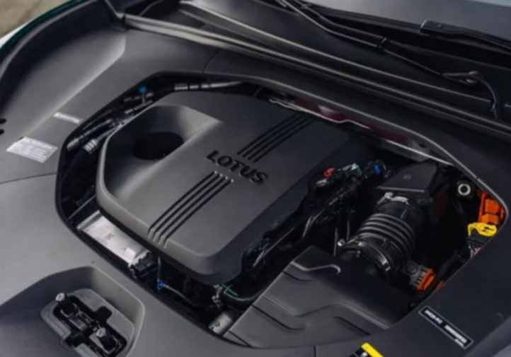 Lotus Eletre X: електричний SUV отримав гібридну версію