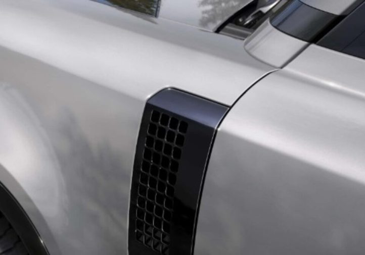 Малий Land Rover Defender на підході (фото)