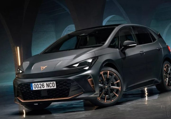 Cupra Born оновили: новий дизайн і фізичні кнопки на кермі