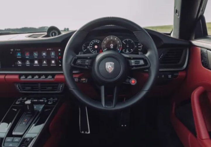 Гібридний Porsche 911 Turbo S: новий рівень швидкості