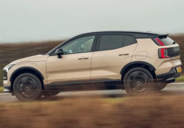 Огляд Volvo EX30:  електрокар із преміальним відчуттям