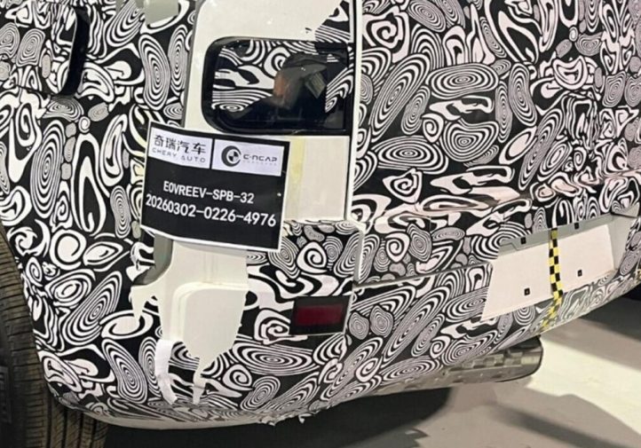 Новий SUV Freelander показали завчасно (фото)