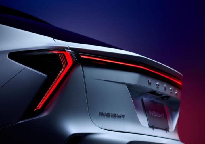 Honda Insight- стильний електрохетчбек