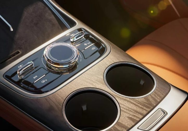 Geely Galaxy M7: гібрид з рекордним запасом ходу