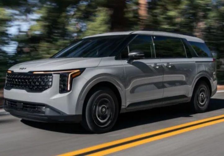 Kia Carnival:  мінівен з V6 і сучасними технологіями (фото)