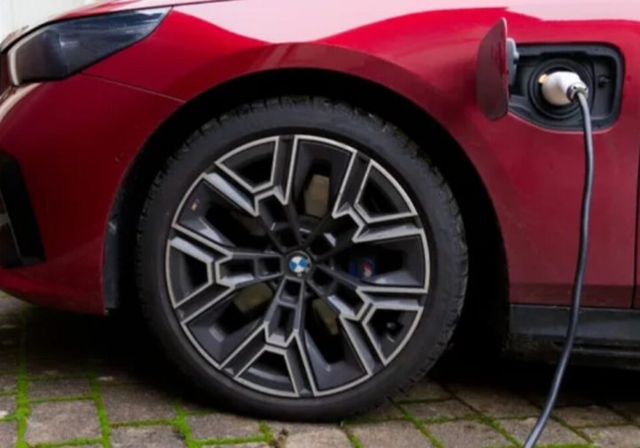 BMW 550e в EV-режимі: реальний запас ходу і динаміка