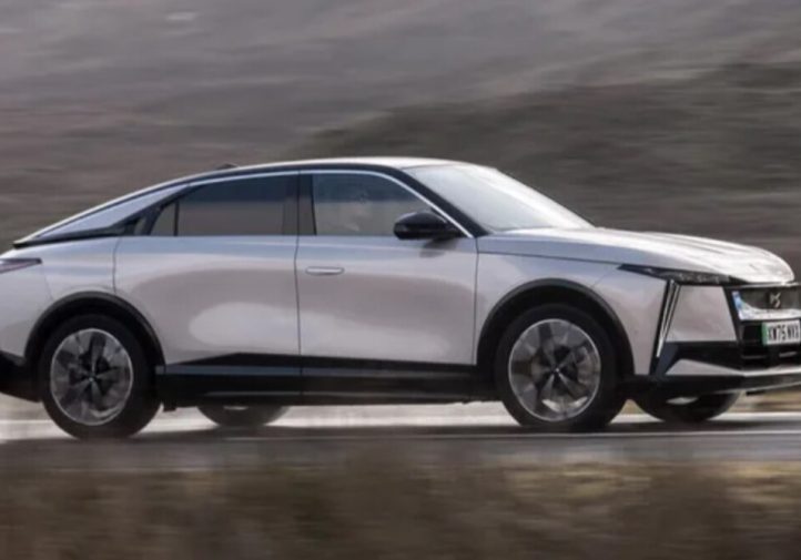 DS No 8: французький електрокар між седаном і кросовером