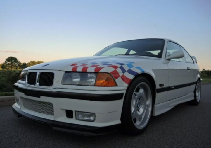 BMW та Alpina готують щось особливе на базі X7