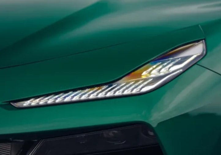 Lotus Eletre X: електричний SUV отримав гібридну версію