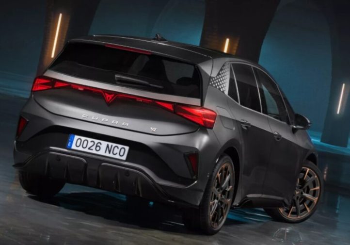 Cupra Born оновили: новий дизайн і фізичні кнопки на кермі