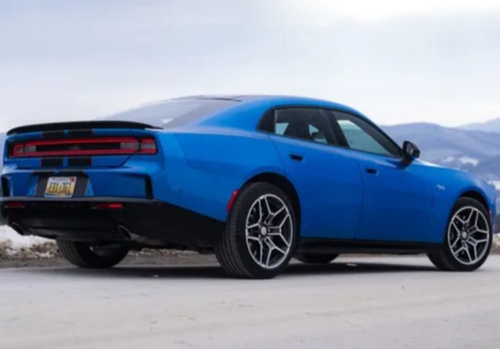 Dodge Charger R/T: базовий маслкар із турбомотором Hurricane