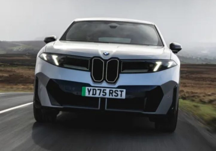 Новий BMW iX3: 500 миль ходу та швидка зарядка (огляд)