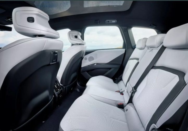 BMW змінює плани виробництва iX3 після запуску (фото)