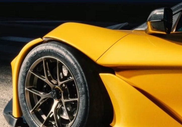 Corvette C8-X: Американська відповідь Mustang GTD