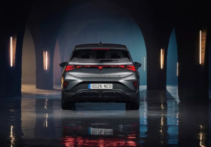 Cupra Born оновили: новий дизайн і фізичні кнопки на кермі
