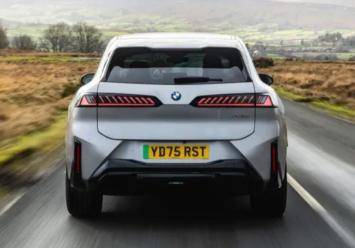 Новий BMW iX3: 500 миль ходу та швидка зарядка (огляд)