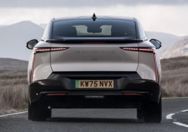 DS No 8: французький електрокар між седаном і кросовером