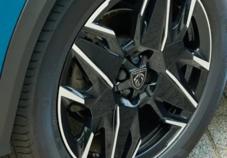 Новий Peugeot 3008: гібриди, дизайн і комфорт (фото)