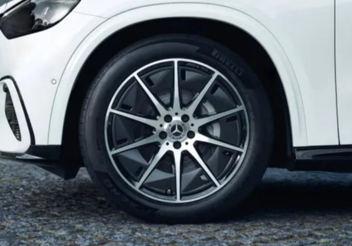 Електричний Mercedes GLC отримав 483 к.с. і Hyperscreen