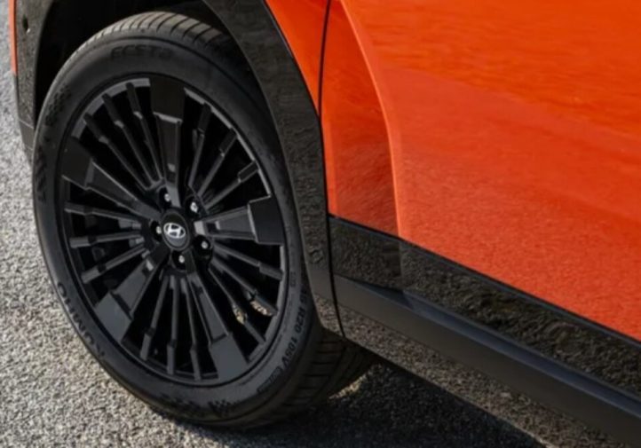 Hyundai Santa Fe 2026: ціна, комплектації та тест-драйв